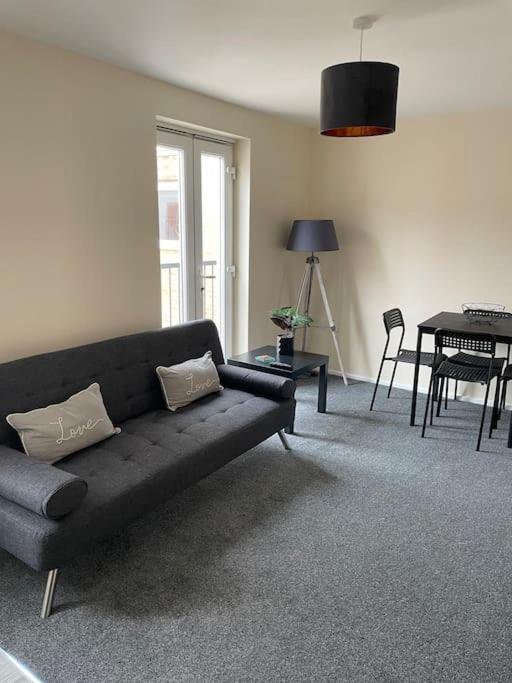 Lovely 1 Bedroom Studio Apartment - 梅瑟蒂德菲尔 外观 照片